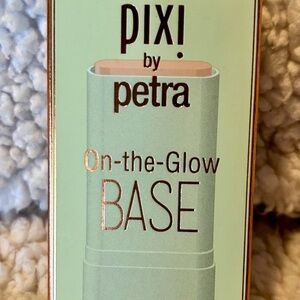 Pixi by Petra On-the-Glow Base